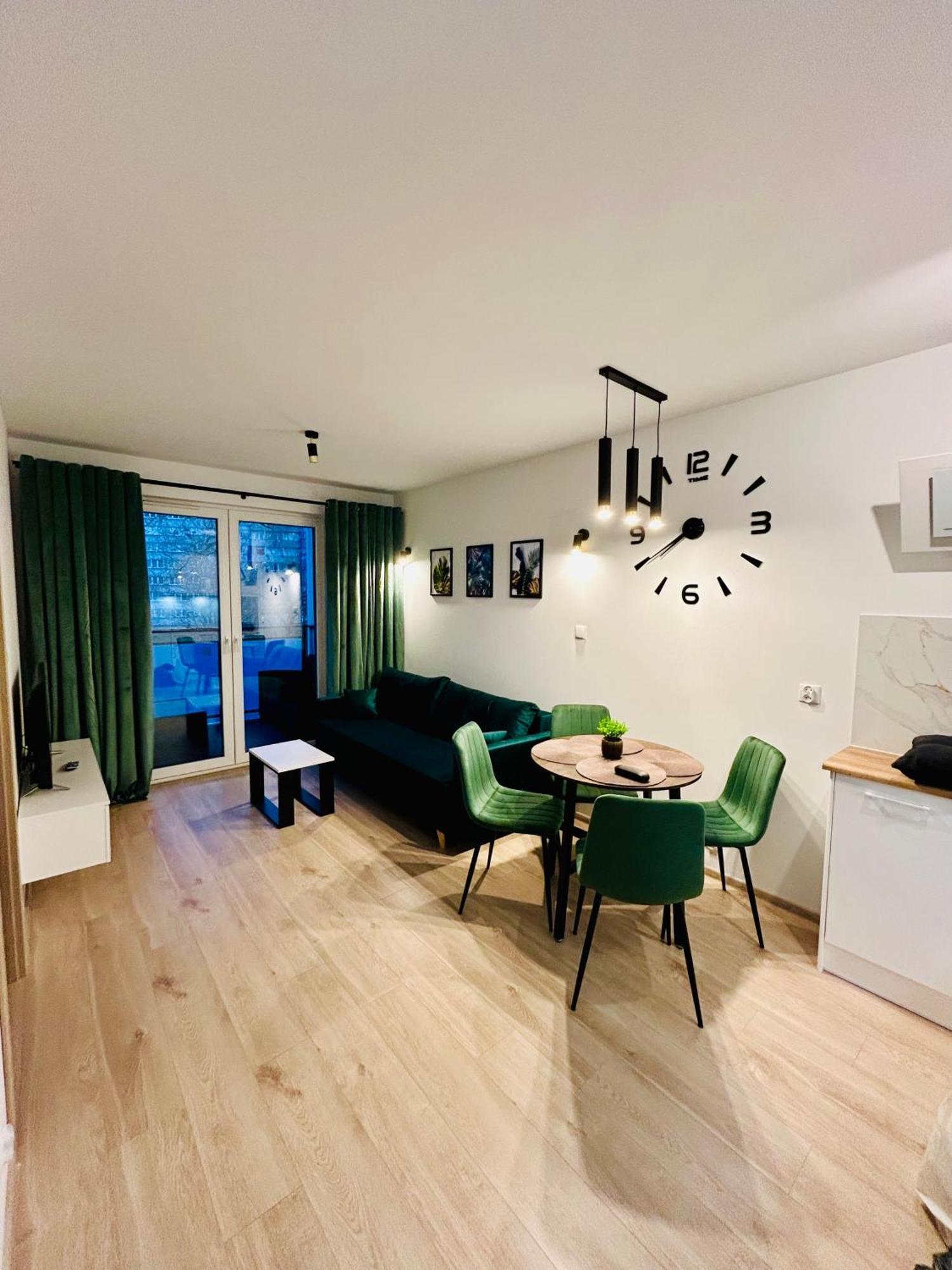 Apartment Green With Private Bike Storage Свиноуйсьце Экстерьер фото