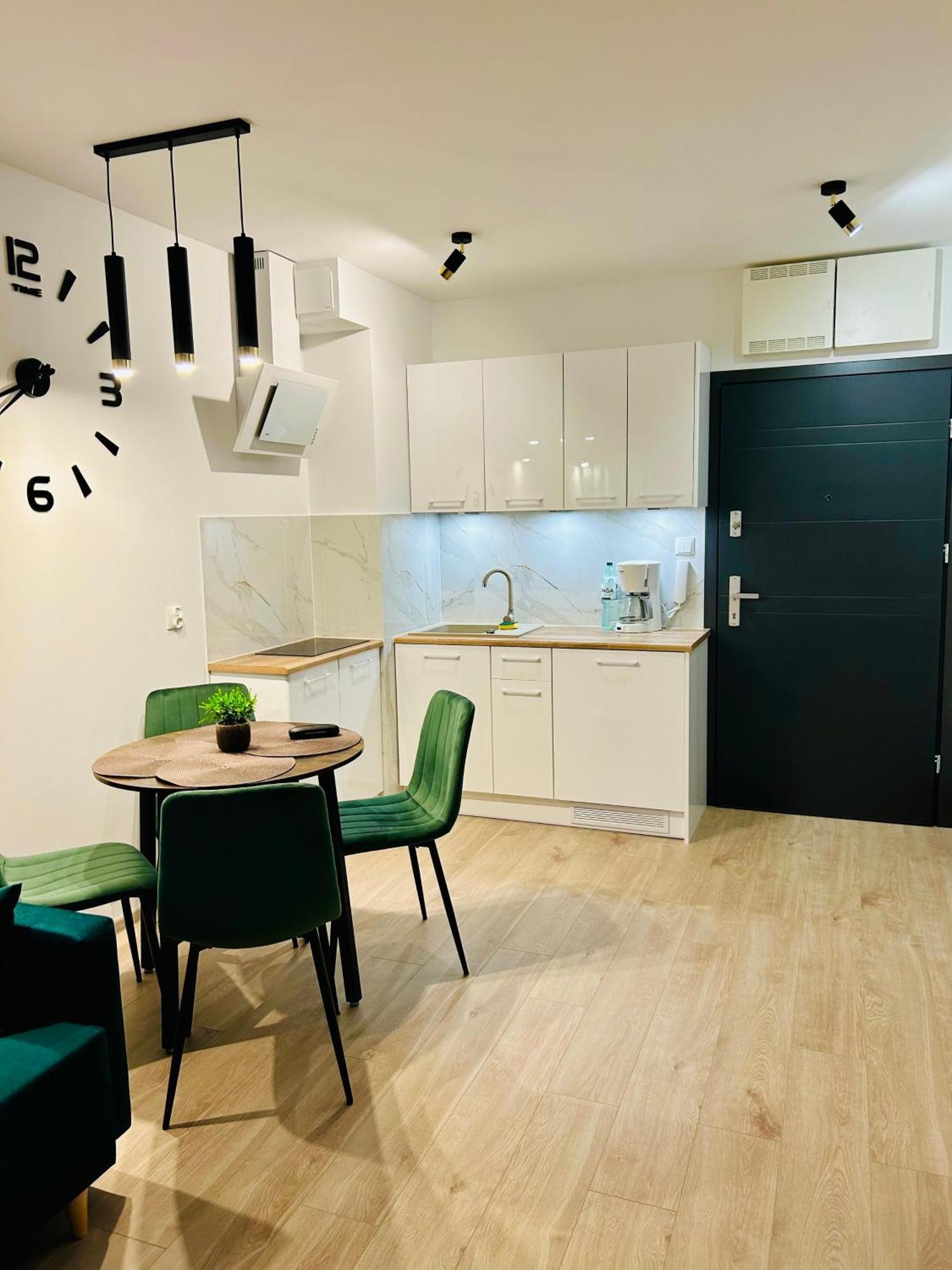 Apartment Green With Private Bike Storage Свиноуйсьце Экстерьер фото